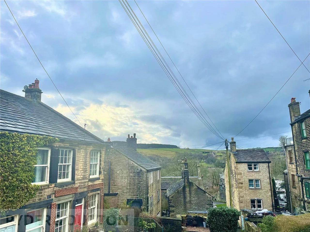 The Square, Dobcross, OL3, photo 4