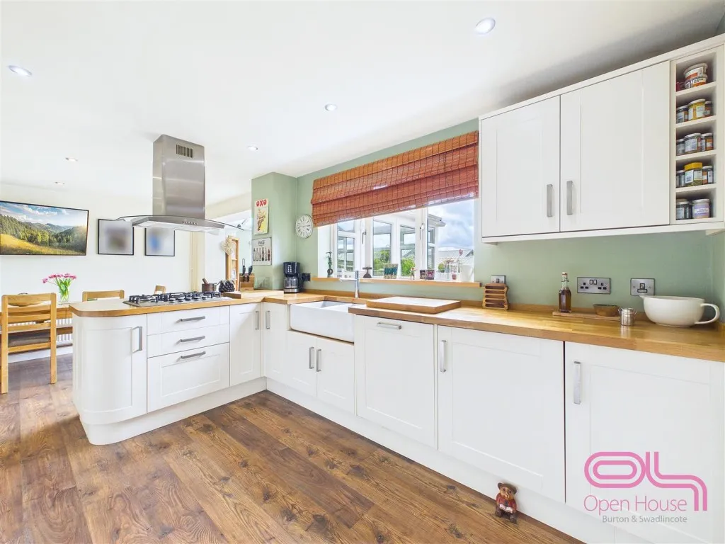 Queen Victoria Drive, Swadlincote, DE11, photo 13