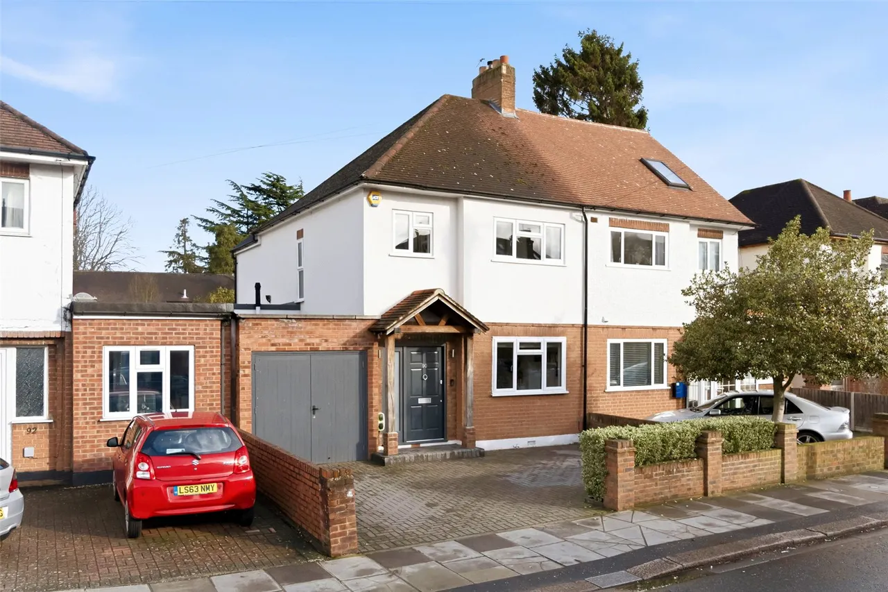 4 bed house for sale — Percy Road, Hampton, TW12 2JW
