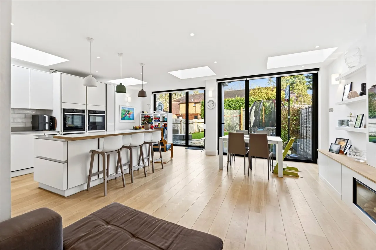 Percy Road, Hampton, TW12 2JW, photo 2
