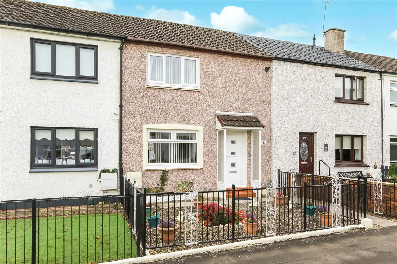 2 bed house for sale, Erskinefauld Road, Linwood, PA3