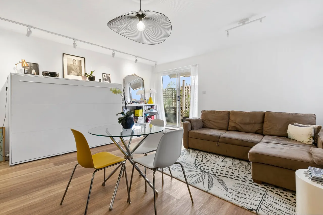 Parkgate Road, London, SW11, photo 6