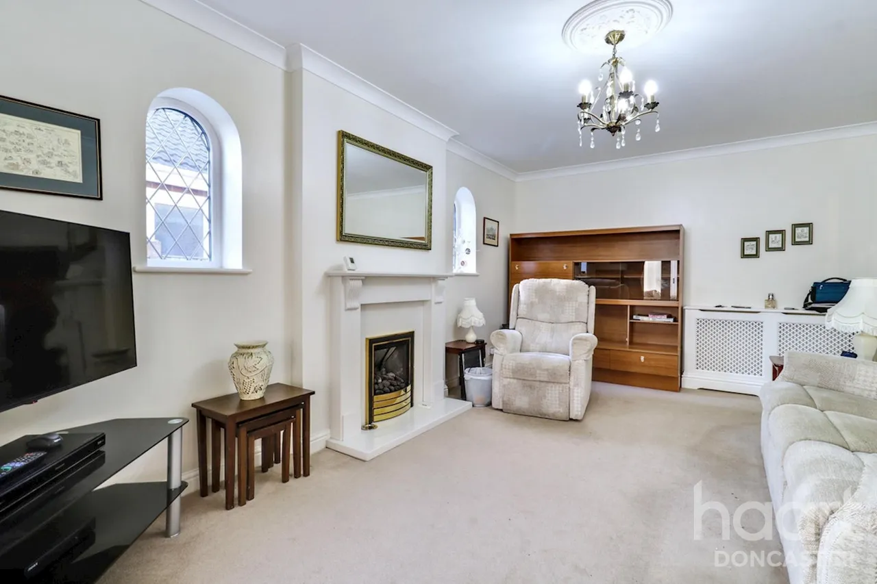 High Street, Dunsville, DN7, photo 16