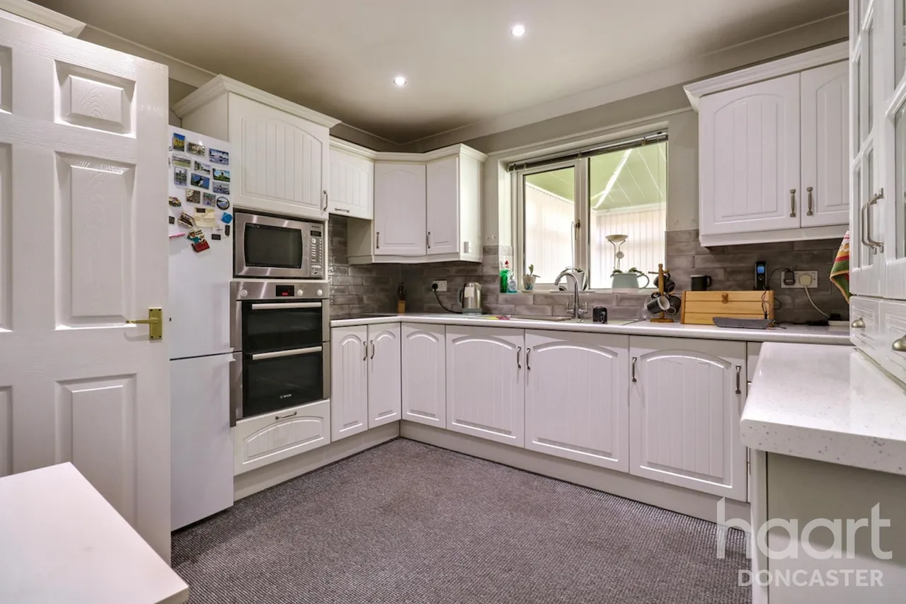 High Street, Dunsville, DN7, photo 10