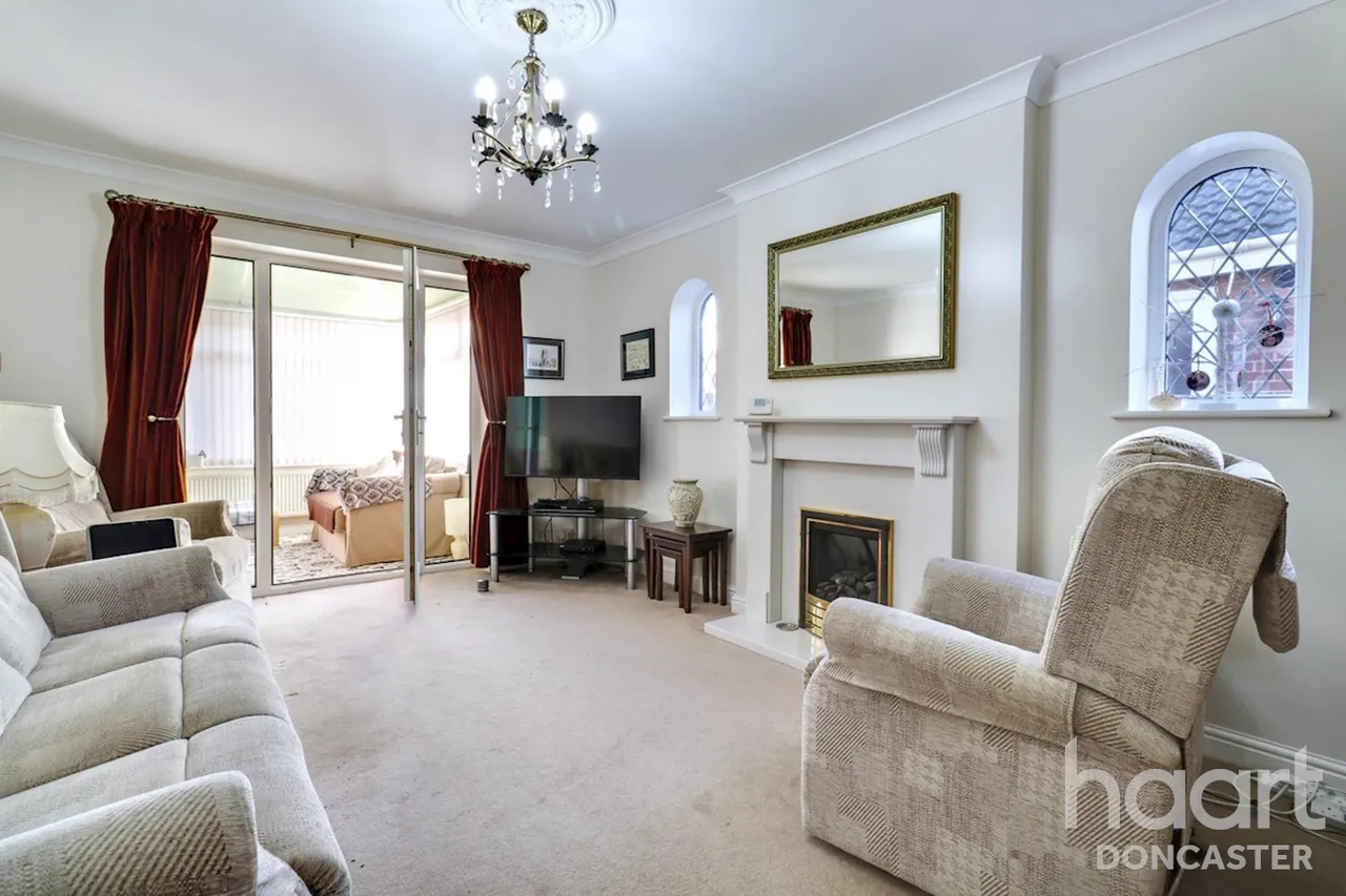 High Street, Dunsville, DN7, photo 13