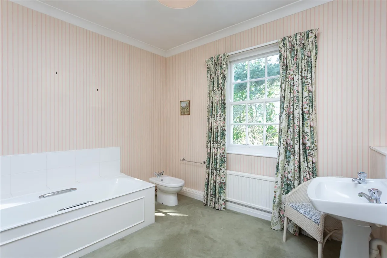 Busby House & Annexe, Busby, photo 18
