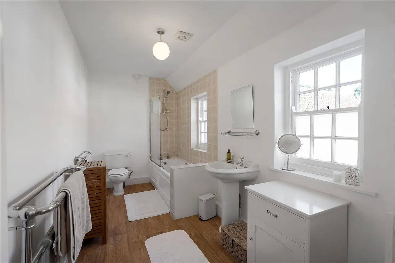Busby House & Annexe, Busby, photo 15