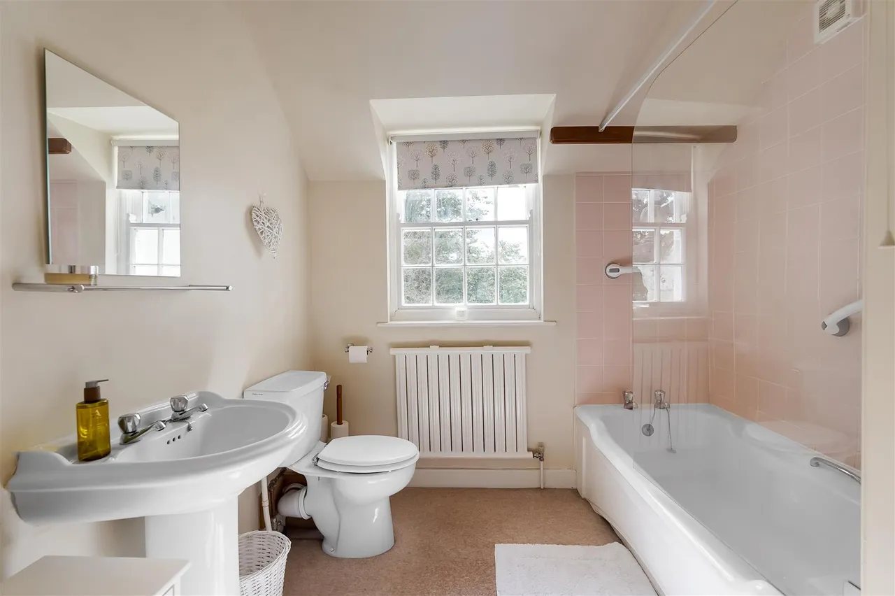 Busby House & Annexe, Busby, photo 12