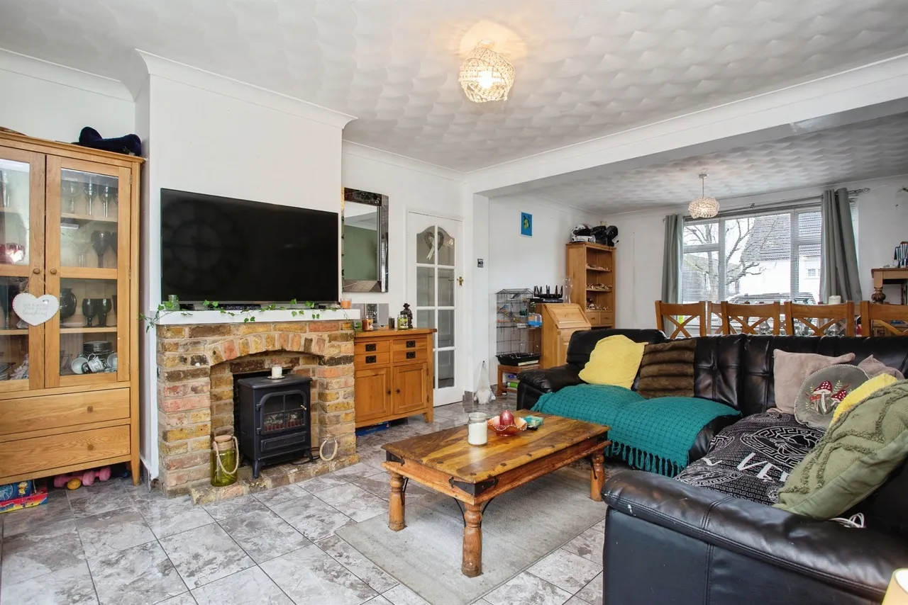 Maylands Road, Watford, WD19, photo 2
