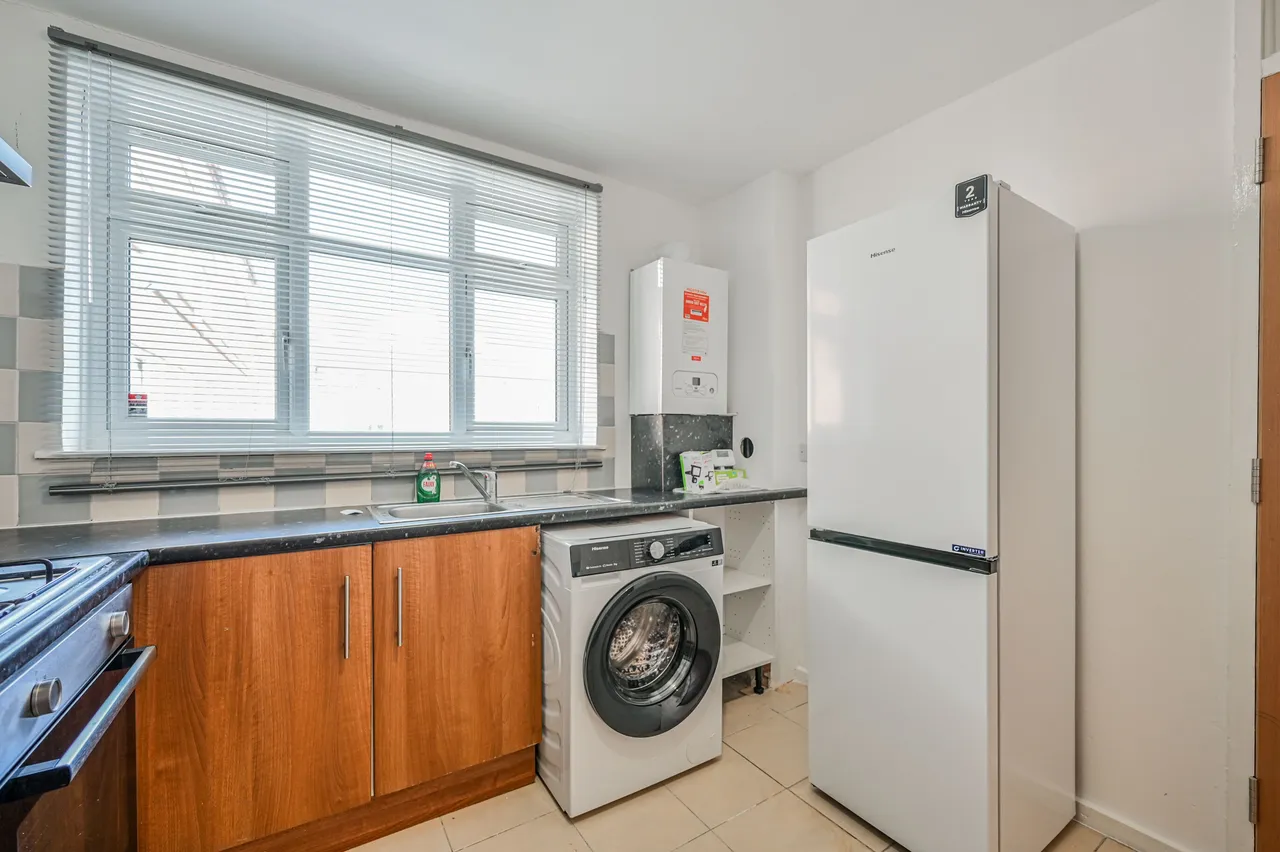 6 George Comberton Walk, London, photo 7