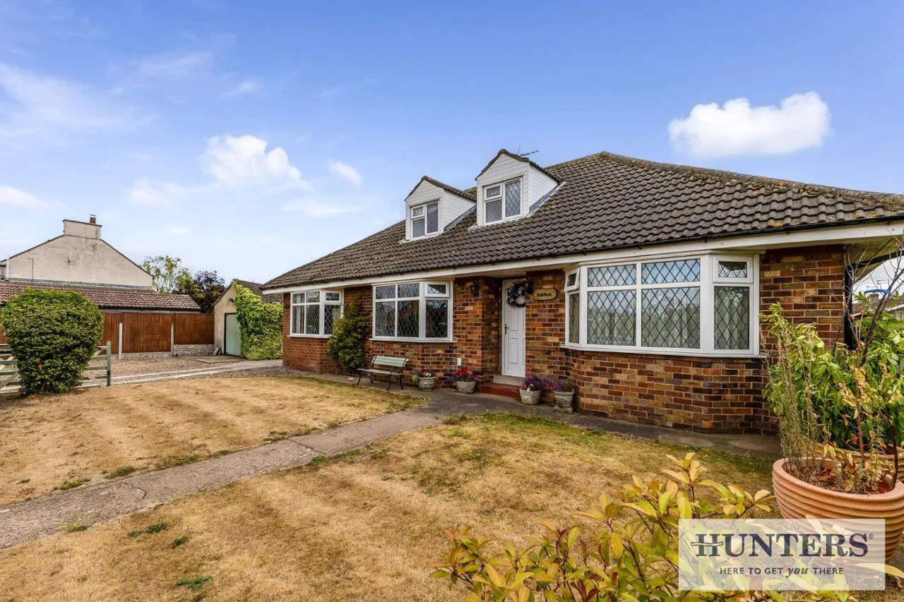 5 bed house for sale — Oakdene, Mill Lane, Camblesforth, Selby, YO8 8HW