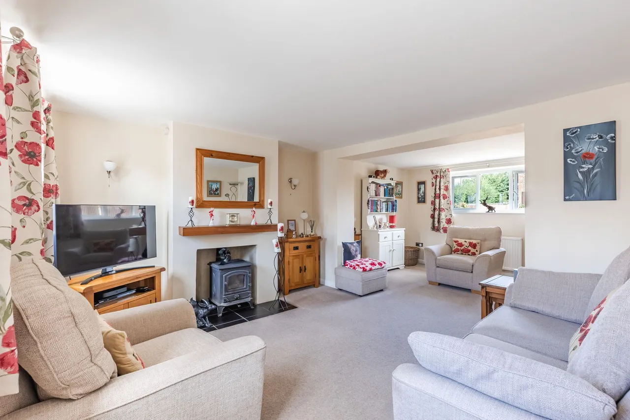 Detached Two Bedroom Cottage in Docking, photo 4