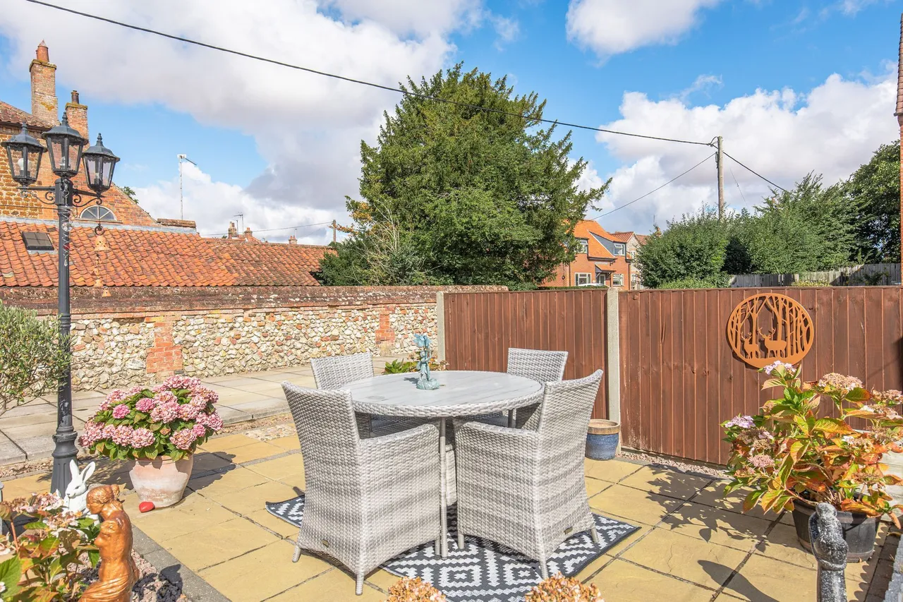 Detached Two Bedroom Cottage in Docking, photo 15
