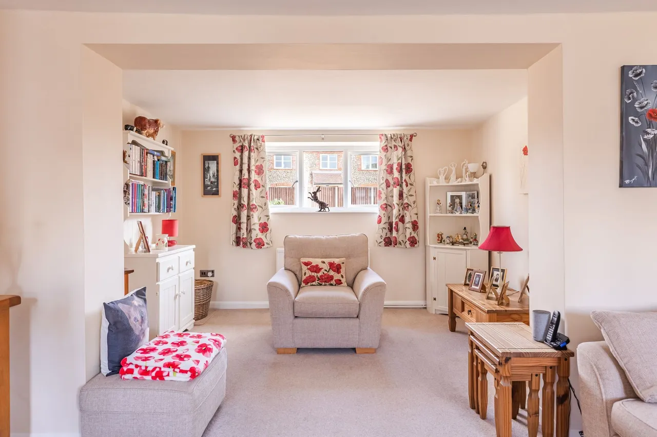 Detached Two Bedroom Cottage in Docking, photo 8