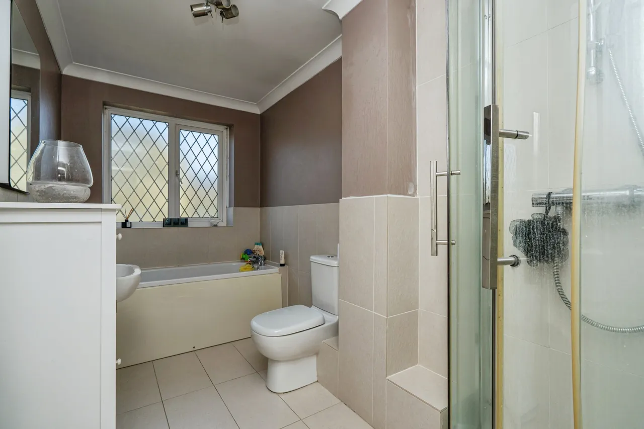 Grayshott Laurels, Lindford, photo 9