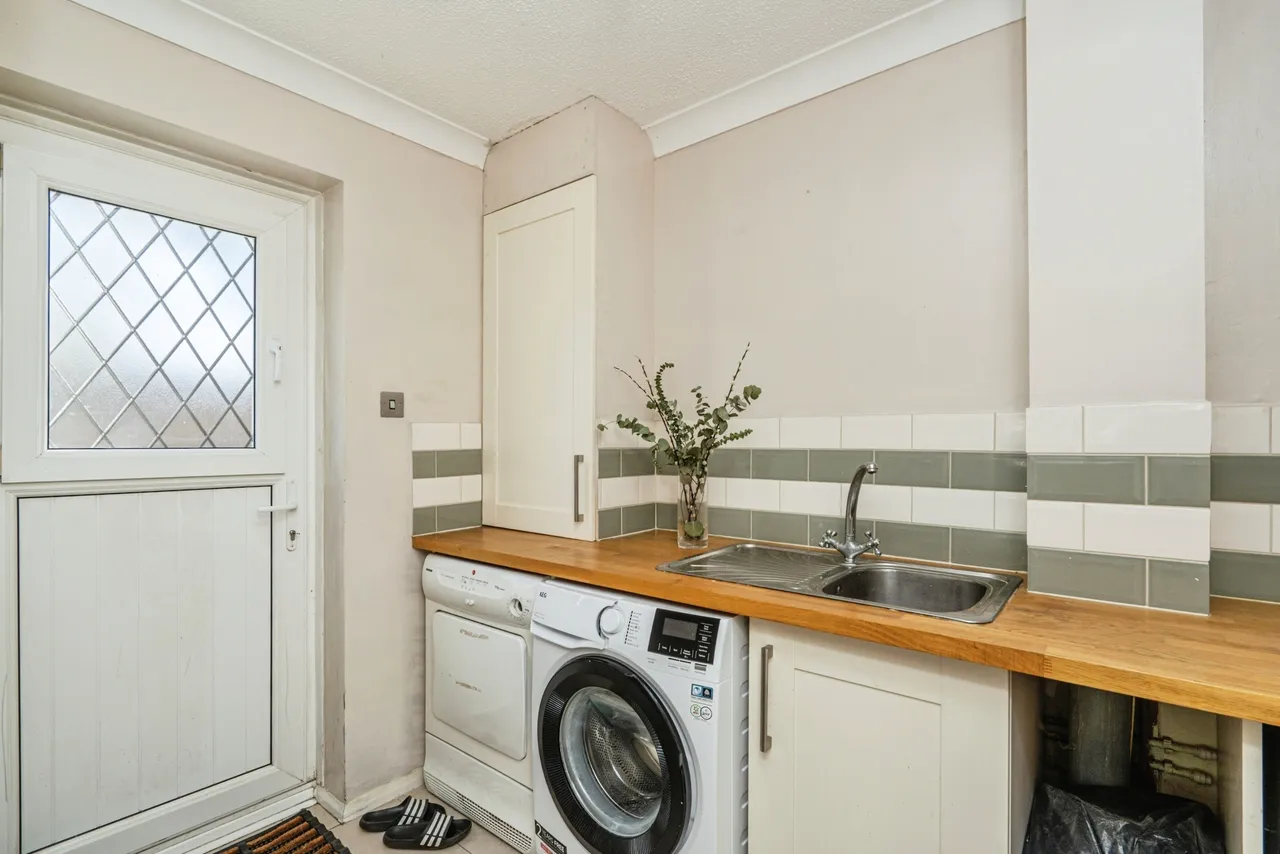 Grayshott Laurels, Lindford, photo 7
