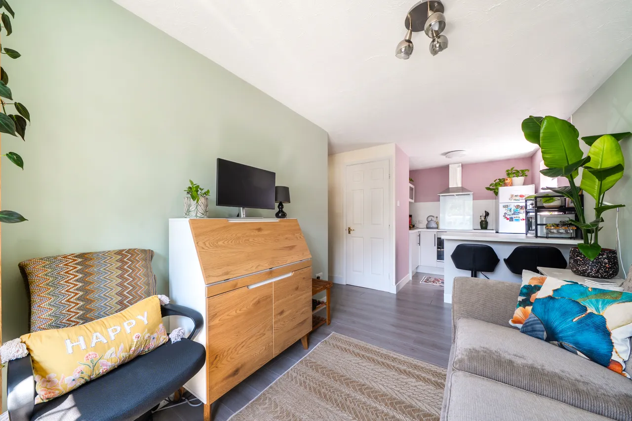 Wakefield Close, Byfleet, KT14, photo 4