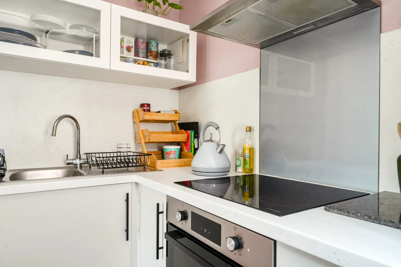 Wakefield Close, Byfleet, KT14, photo 6