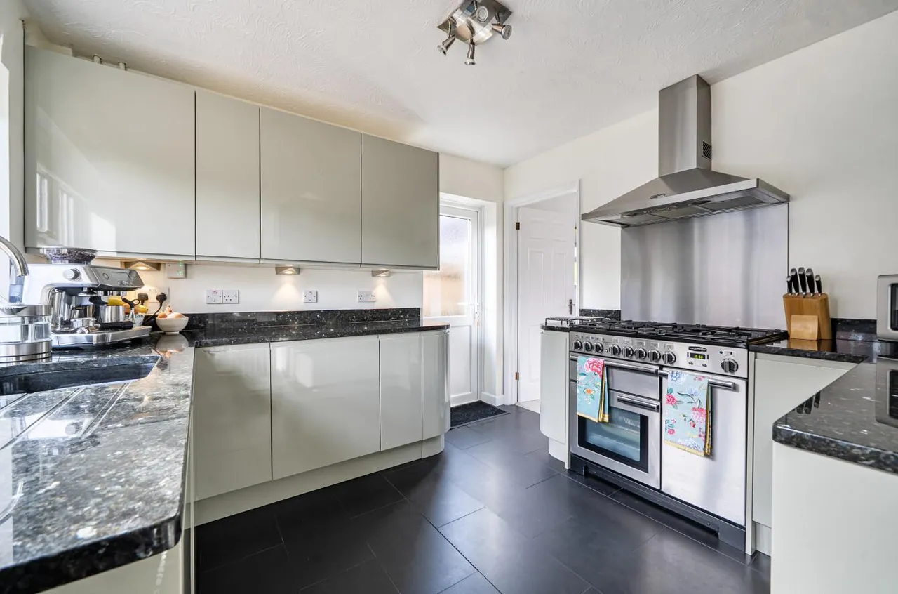 Fir Tree Close, Horton Heath, Eastleigh, SO50 7BZ, photo 9