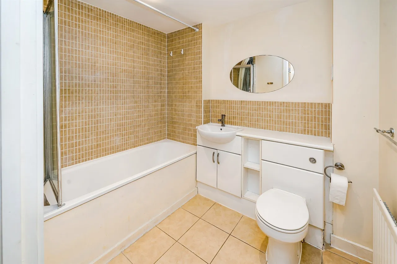 Buckingham Street, Aylesbury, HP20, photo 9