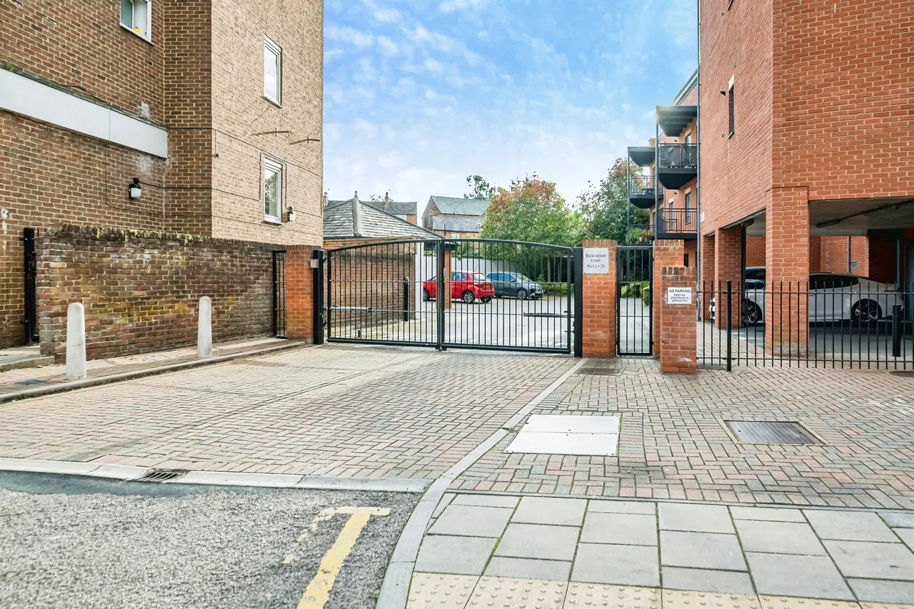 Buckingham Street, Aylesbury, HP20, photo 11