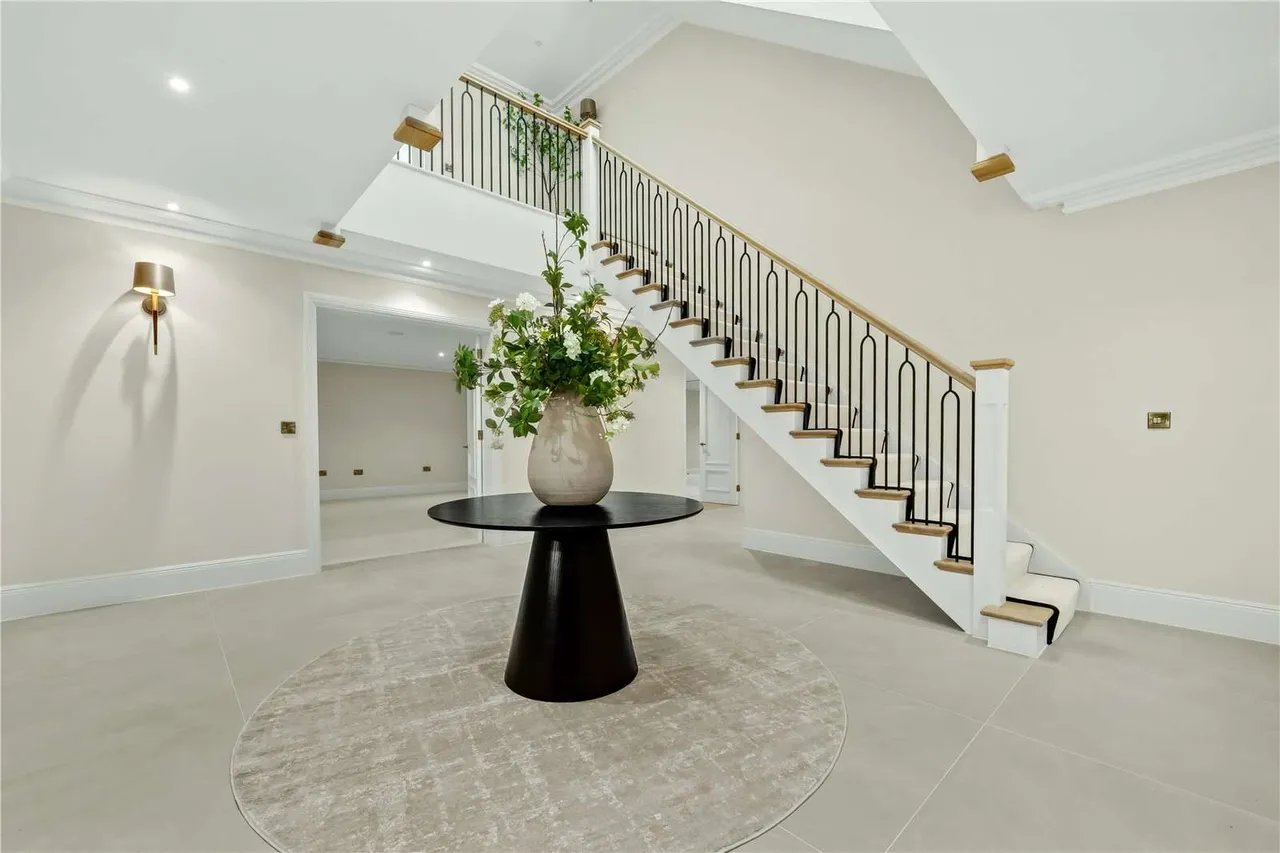 Wayneflete Tower Avenue, Esher, Surrey, KT10 8QG, photo 9