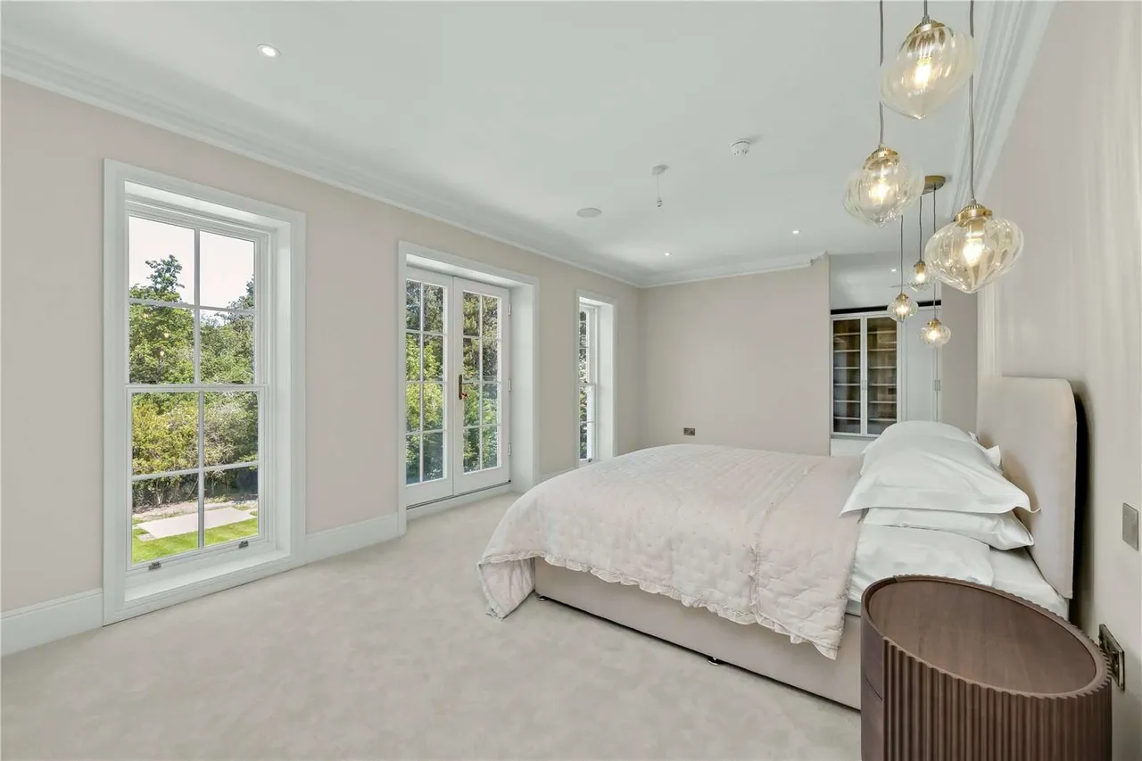 Wayneflete Tower Avenue, Esher, Surrey, KT10 8QG, photo 6