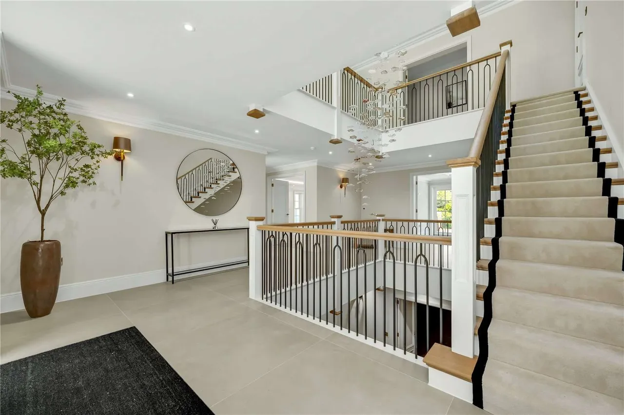 Wayneflete Tower Avenue, Esher, Surrey, KT10 8QG, photo 8