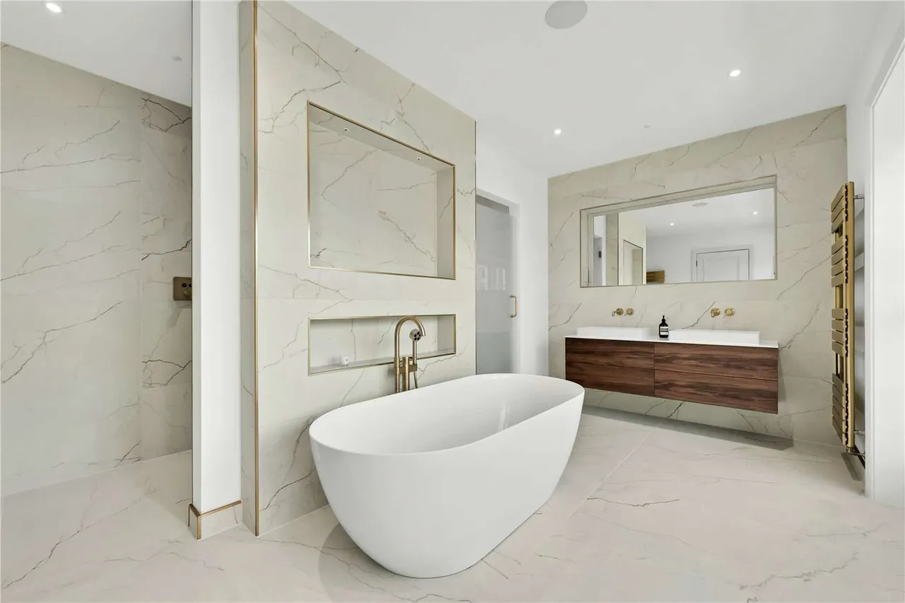 Wayneflete Tower Avenue, Esher, Surrey, KT10 8QG, photo 12