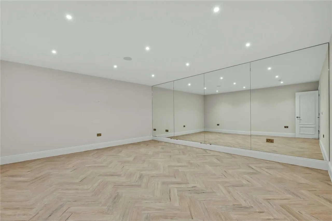 Wayneflete Tower Avenue, Esher, Surrey, KT10 8QG, photo 14