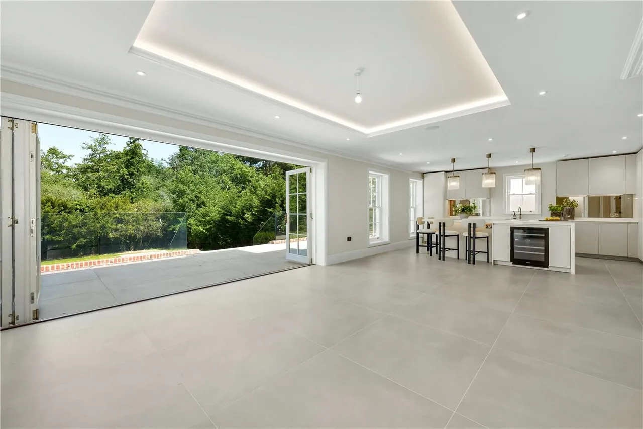 Wayneflete Tower Avenue, Esher, Surrey, KT10 8QG, photo 7