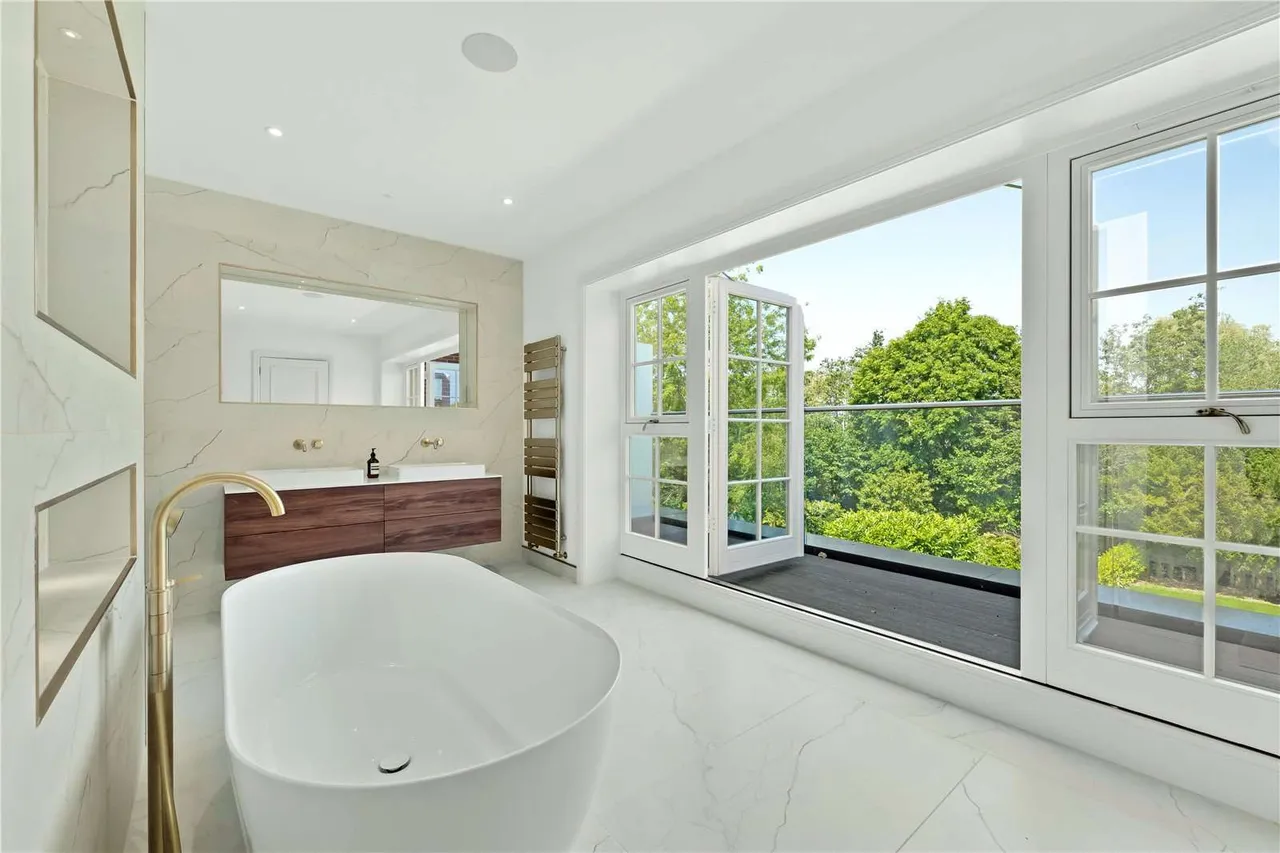 Wayneflete Tower Avenue, Esher, Surrey, KT10 8QG, photo 5