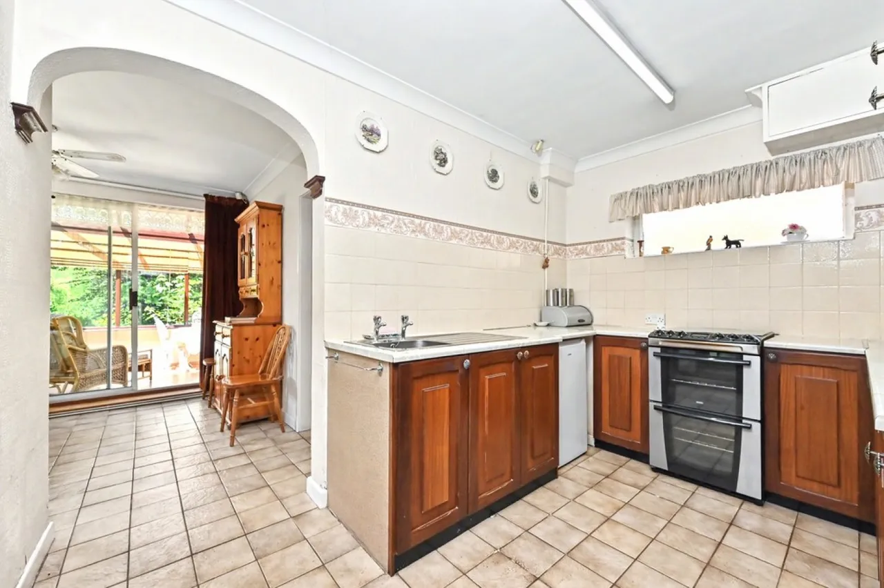 Leek Road, Hanley, Stoke-on-Trent, photo 3