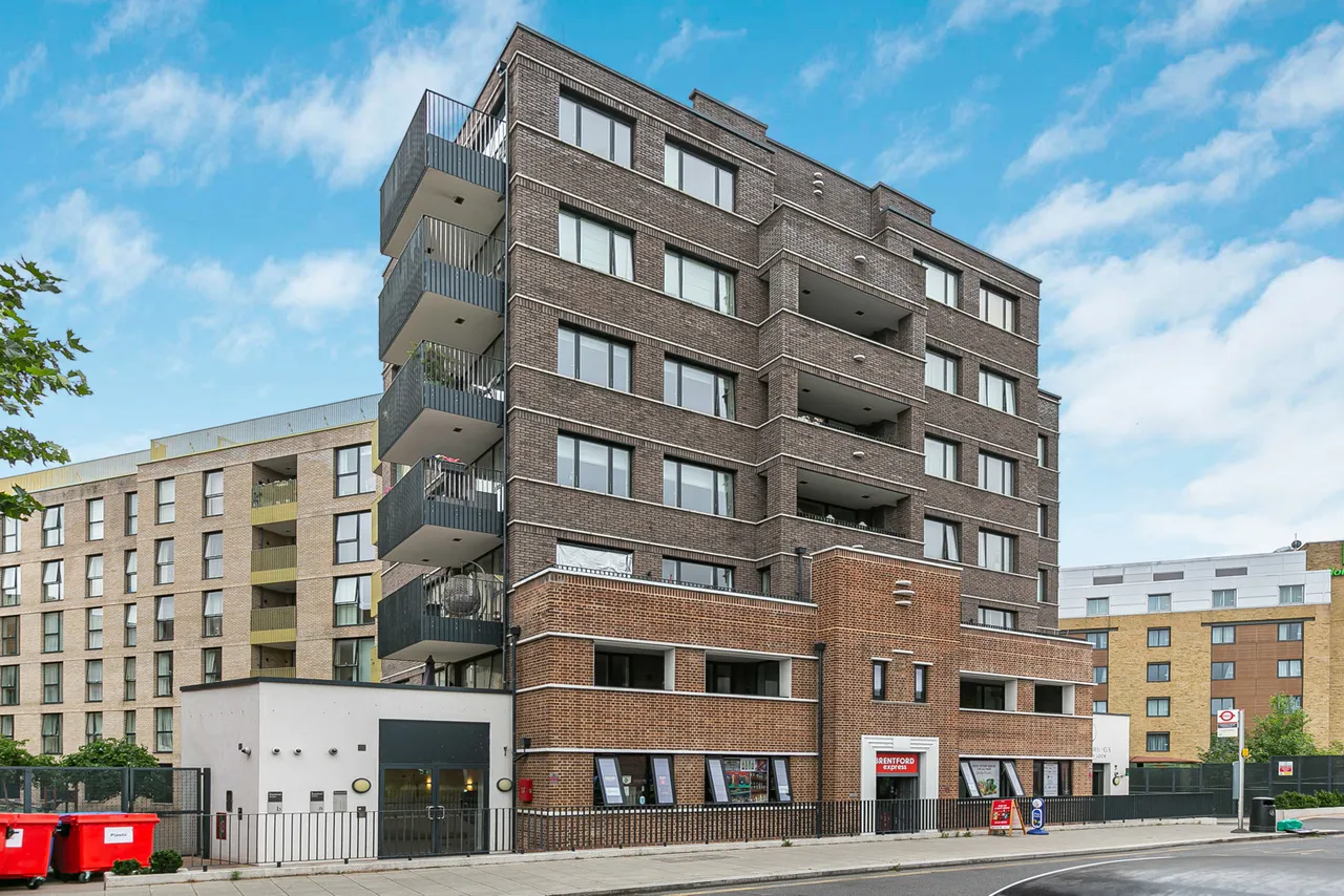 1 bed flat for sale, Commerce Road, Brentford, TW8