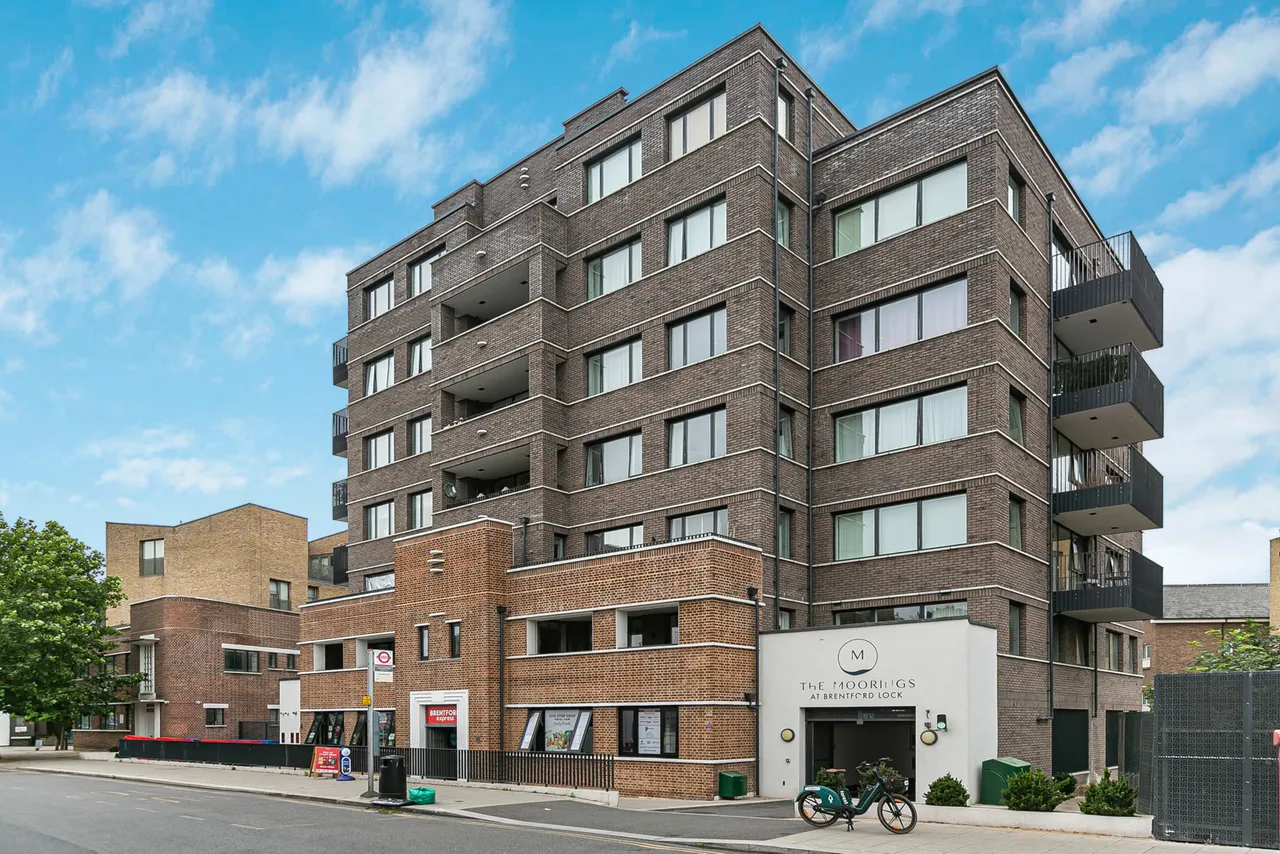 Commerce Road, Brentford, TW8, photo 15