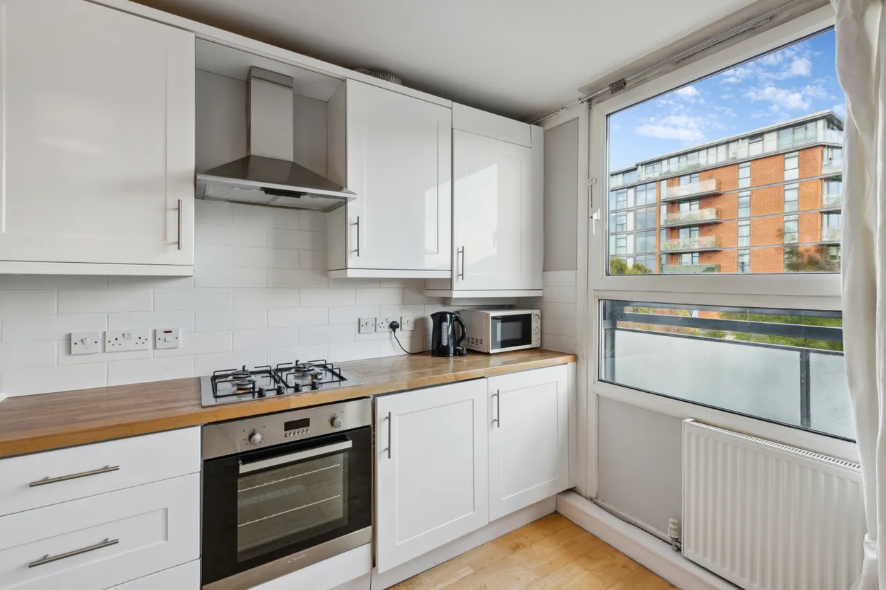 Maskelyne Close, London, SW11, photo 3