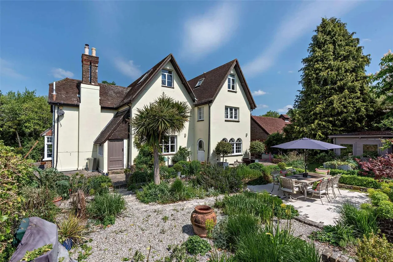 Strood Lane, Warnham, Horsham, West Sussex, RH12 3PF, photo 2