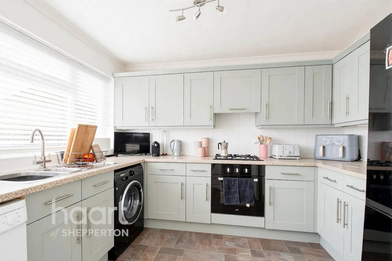 Burbidge Road, Shepperton, TW17, photo 3