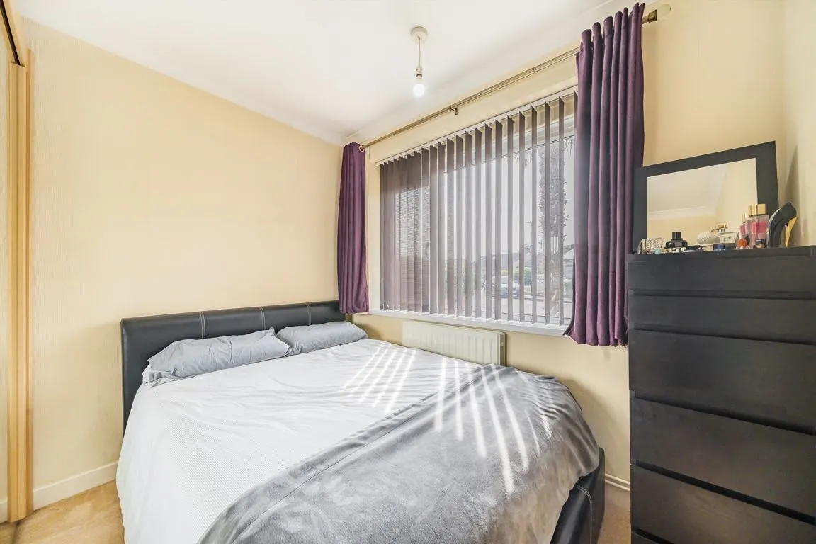 Hawthorn Close, TW12, photo 5