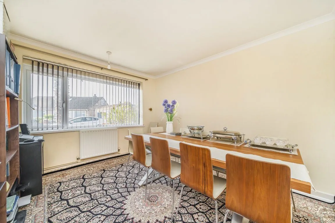 Hawthorn Close, TW12, photo 4