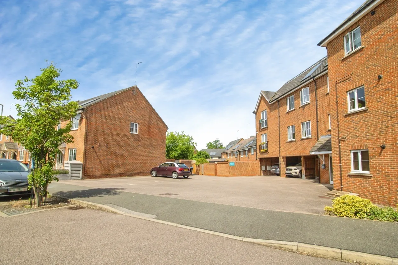 Cable Crescent, Woburn Sands, Milton Keynes, Buckinghamshire, MK17, photo 15