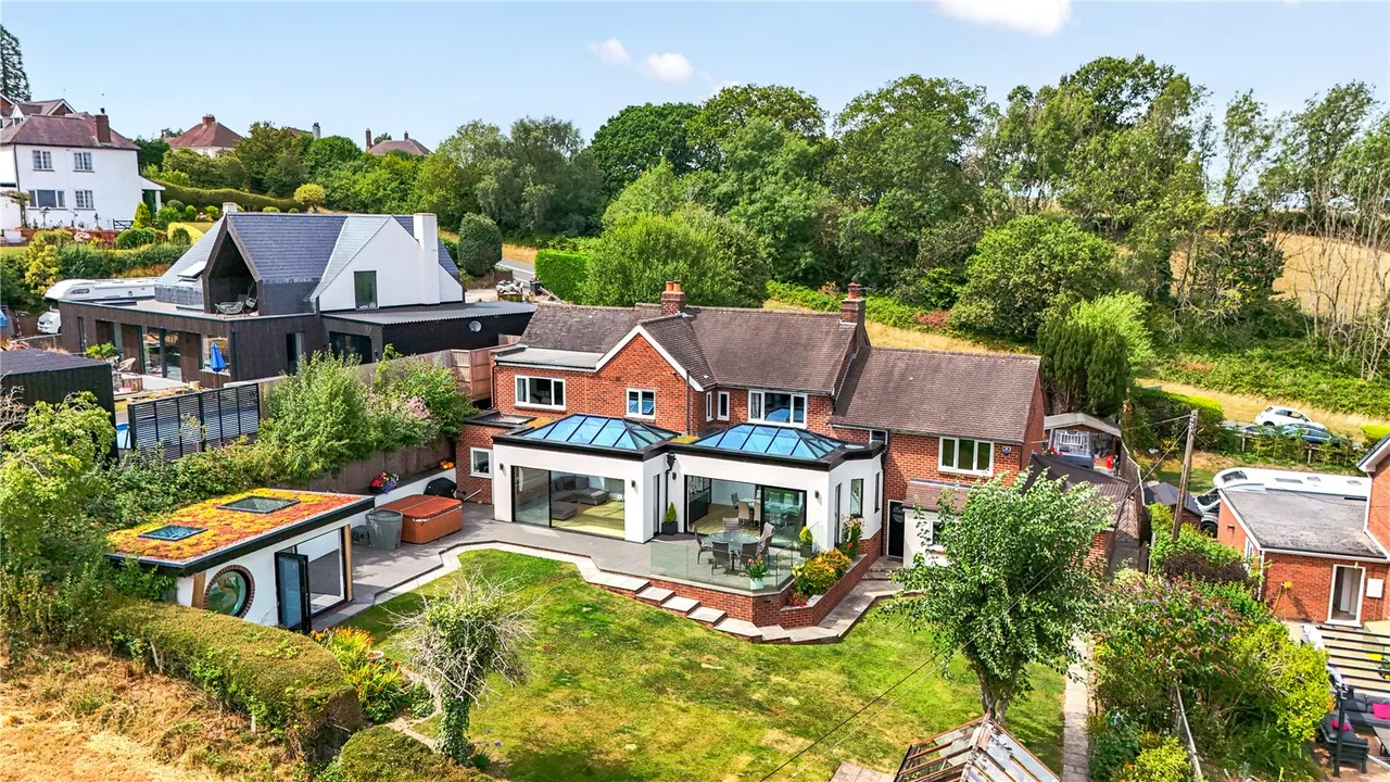 Tenbury Road, Clows Top, photo 2
