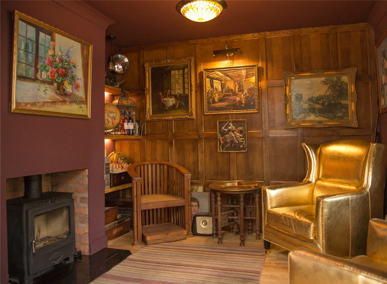 Tenbury Road, Clows Top, photo 8