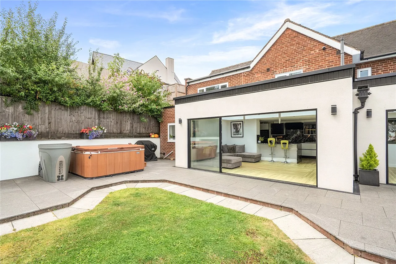 Tenbury Road, Clows Top, photo 22