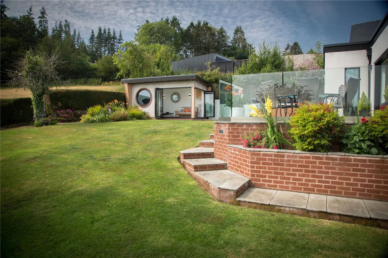 Tenbury Road, Clows Top, photo 14