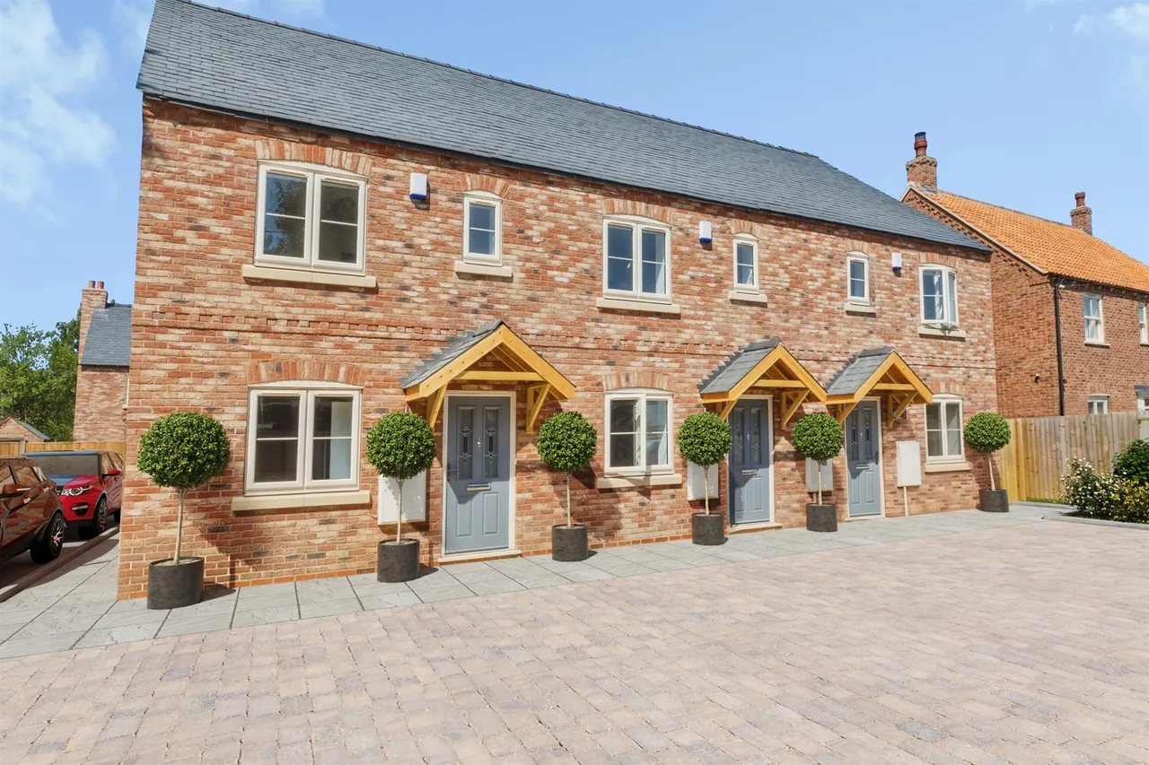 2 bed house for sale — High Street, Upton, Gainsborough