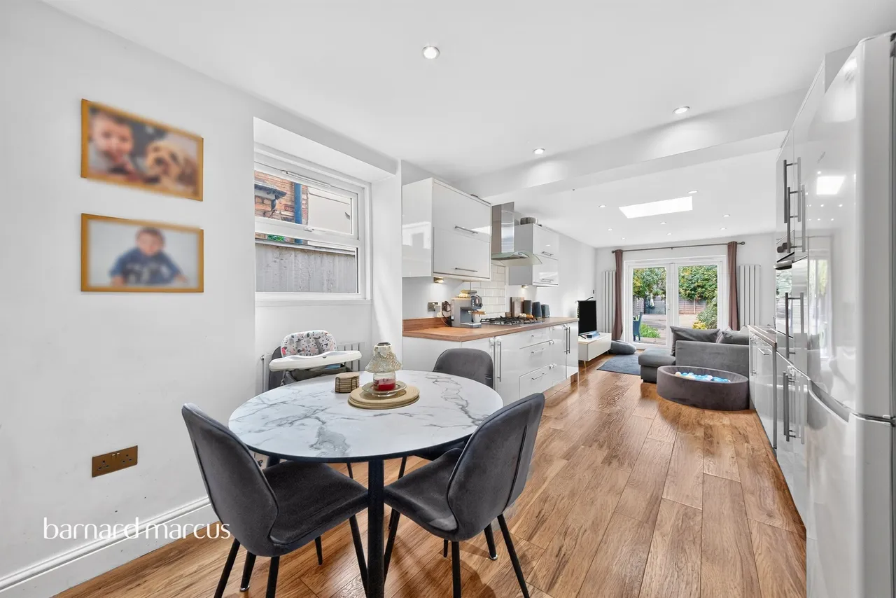 Stanhope Road, London, N12, photo 17