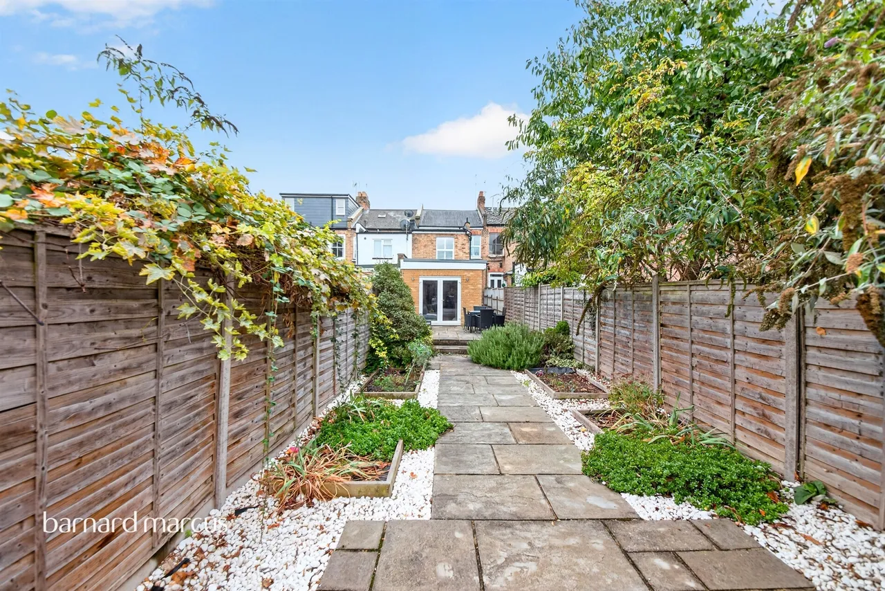 Stanhope Road, London, N12, photo 18