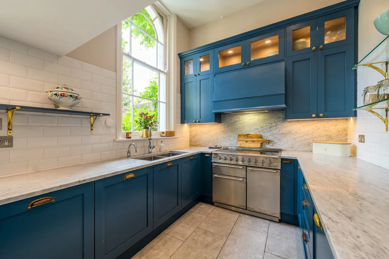Clapham Manor Street, London, SW4, photo 2