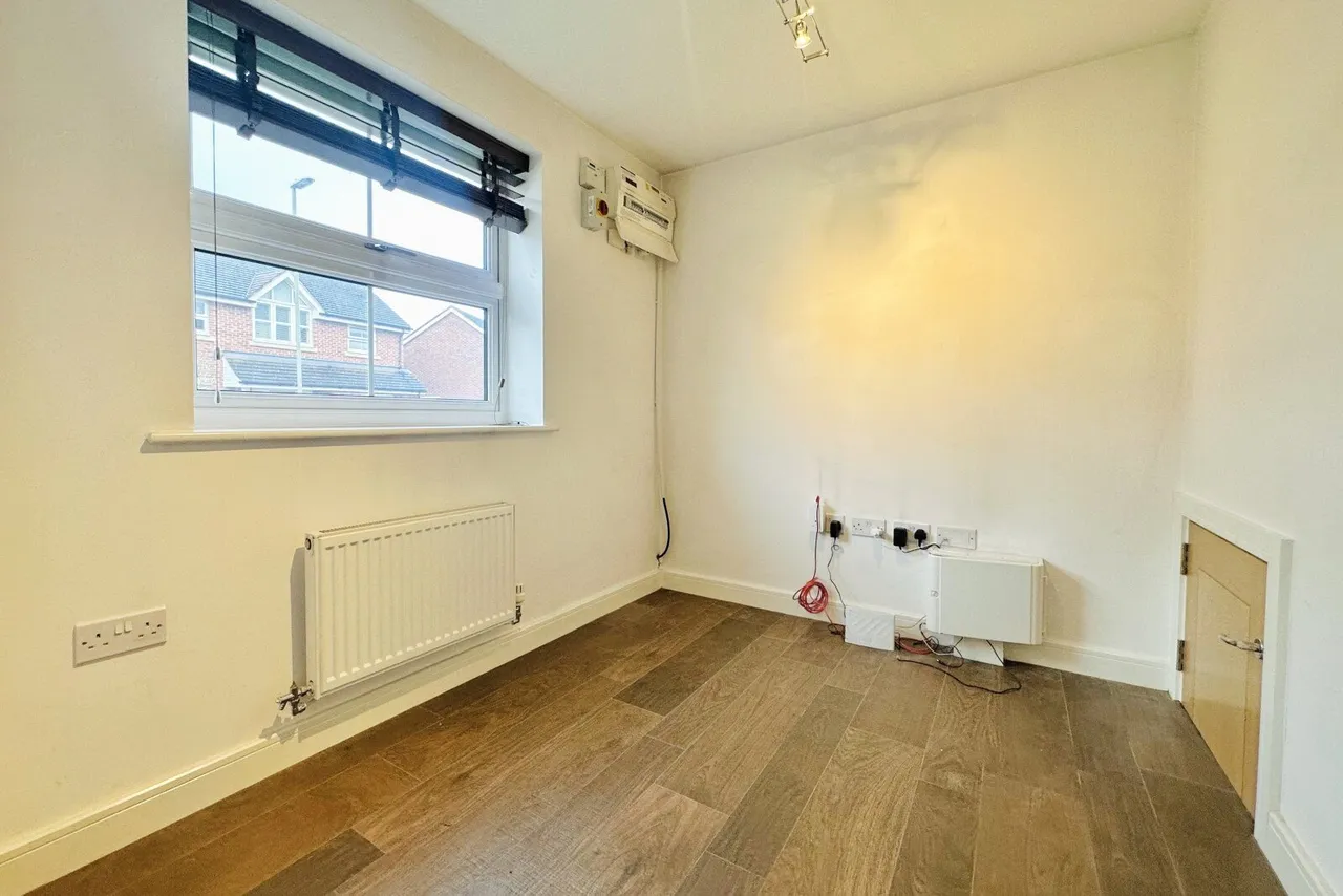 Thapa Close, Church Crookham, Fleet, Hampshire, GU52 8AS, photo 9